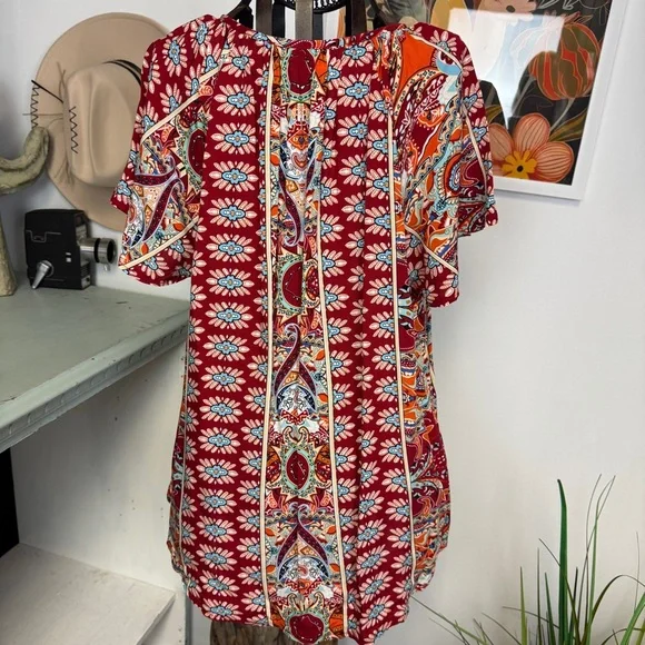 NWT | Angafashion | floral pattern tie v neck top | L - Picture 3 of 4